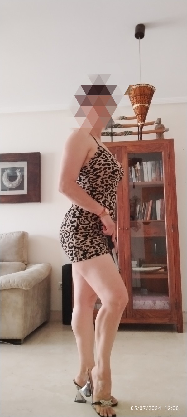 Una latina complaciente!!