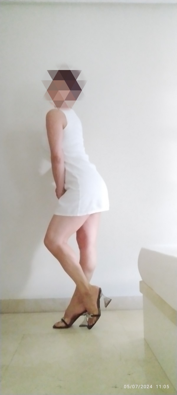 Una latina complaciente!!