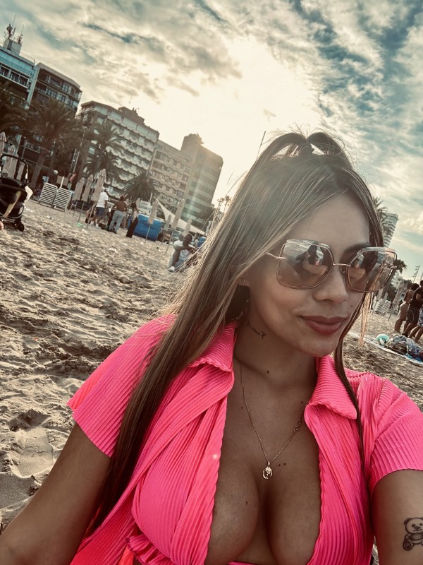 Hola amigos soy Zara chica nueva en tu ciudad