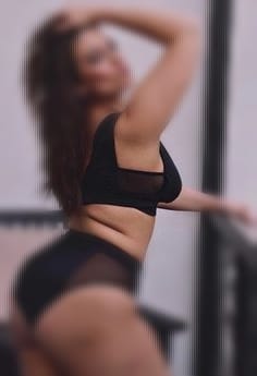 Una mujer guapa tremenda y fogosa