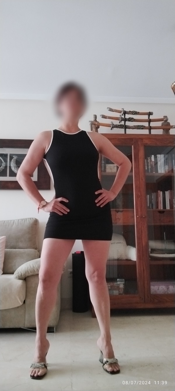 Una latina complaciente!!