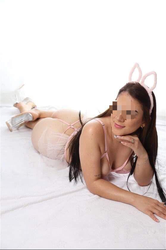 SENSUAL Y FOGOSA LATINA 24/7