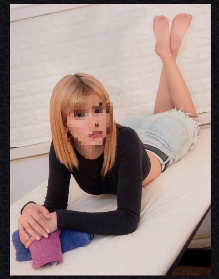 Dulce y sensual masajista profesional