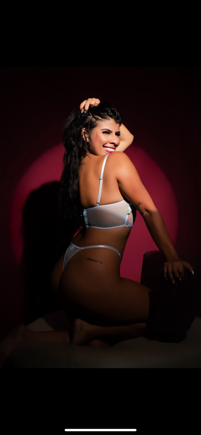 Latina venezolana en ibiza