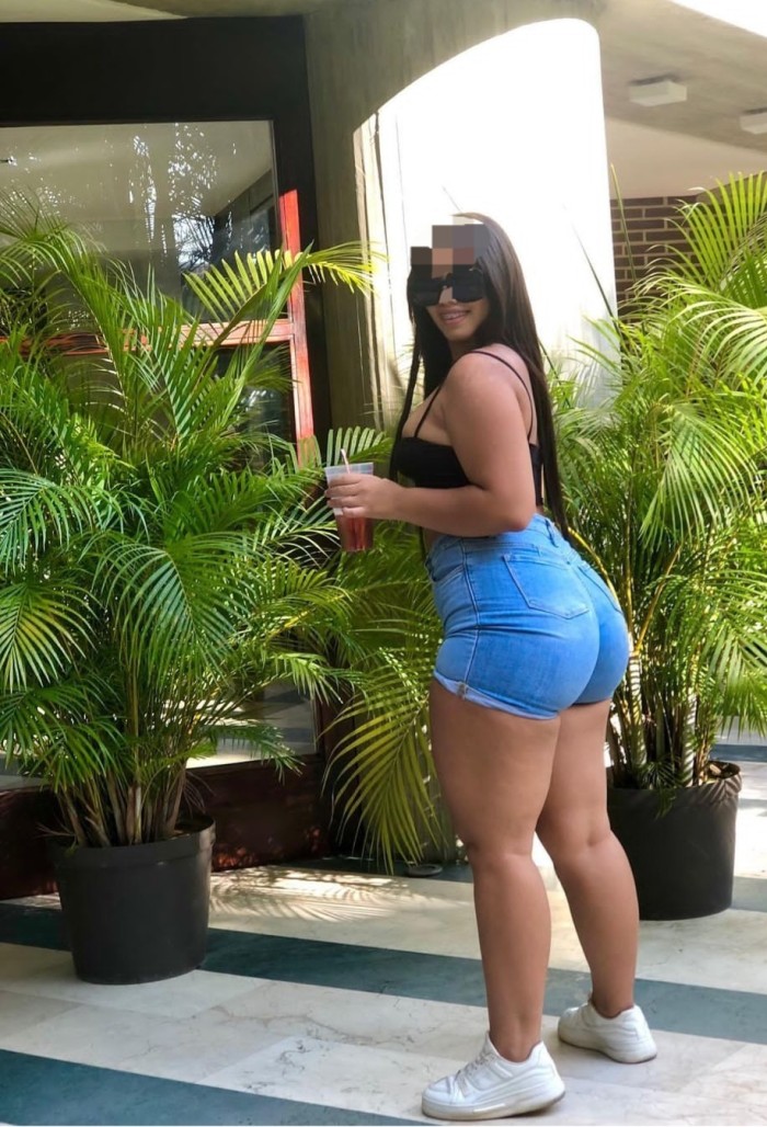 HERMOSA,ATENTA,MORVOSA Y MUY COMPLACIENTE