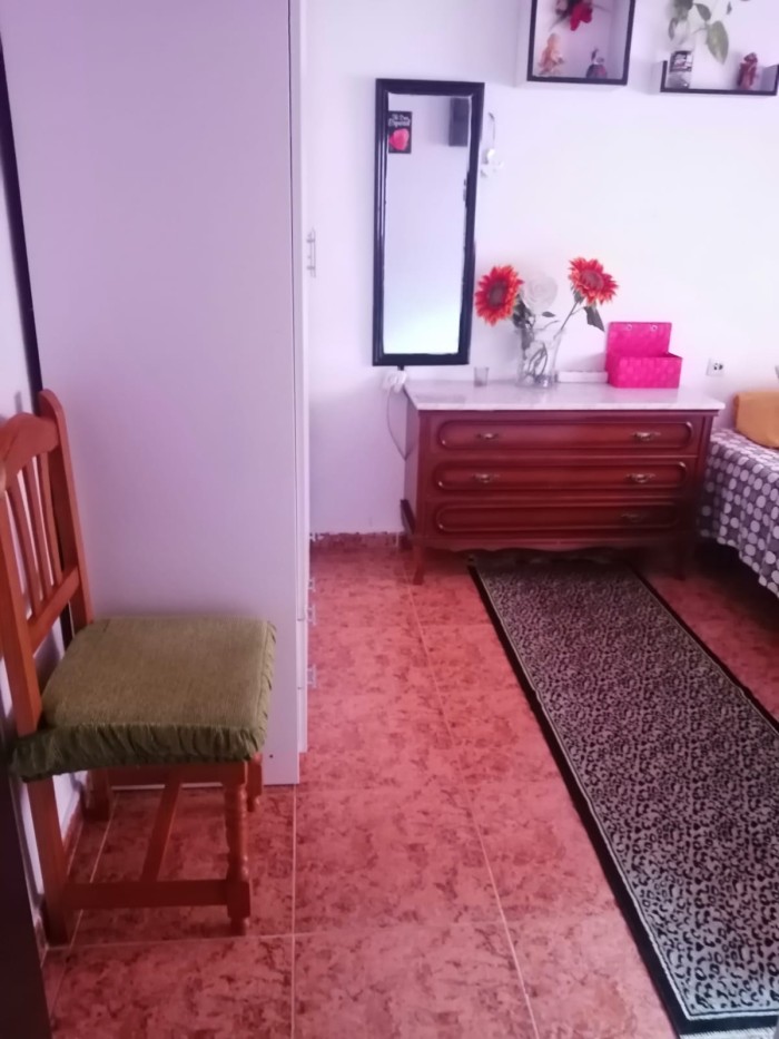 ALQUILO HABITACIONES EN TORREVIEJA
