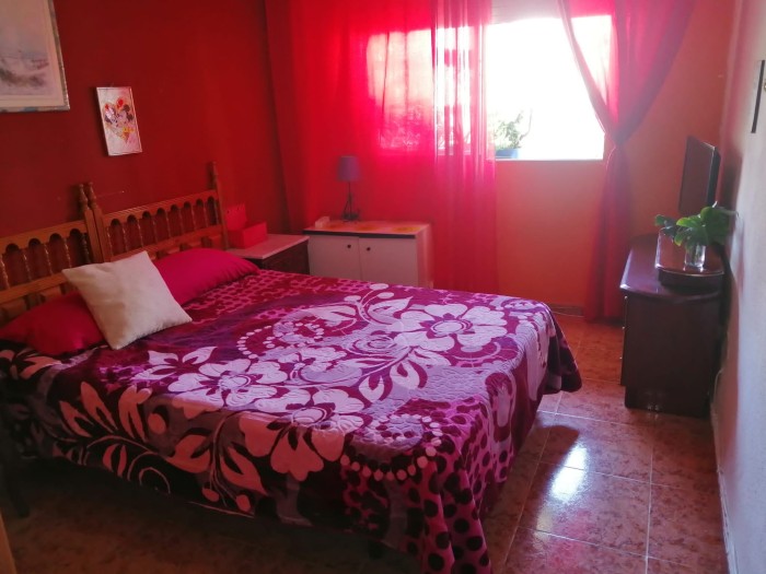 ALQUILO HABITACIONES EN TORREVIEJA