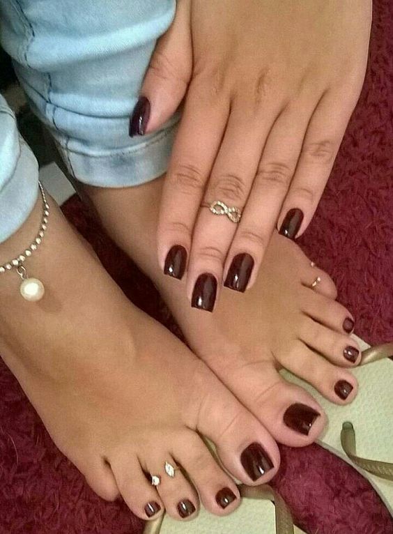 TE SACO LA LECHE CON MIS LINDOS PIES