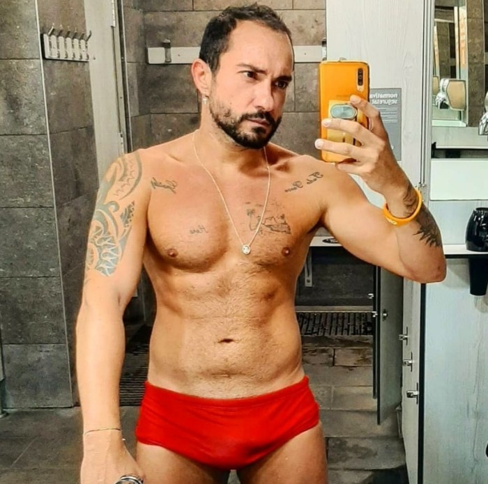 HOT BOY
