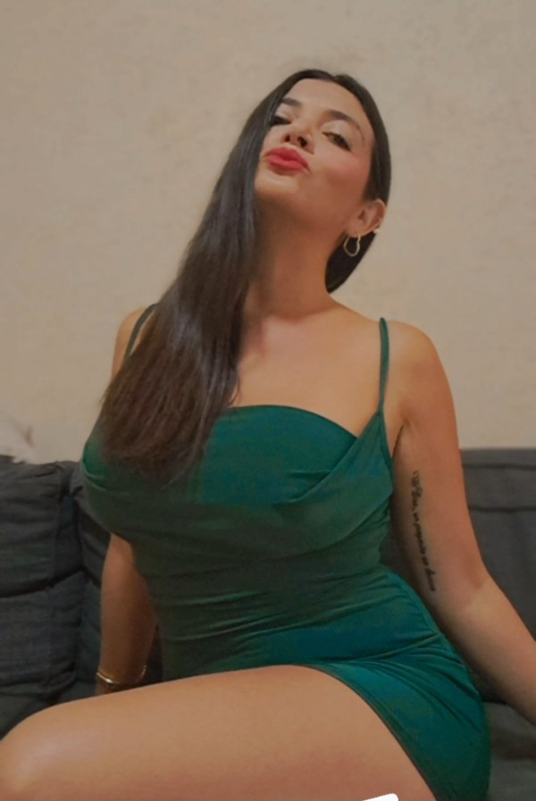 Sofia latina sexy independiente con piso lindo