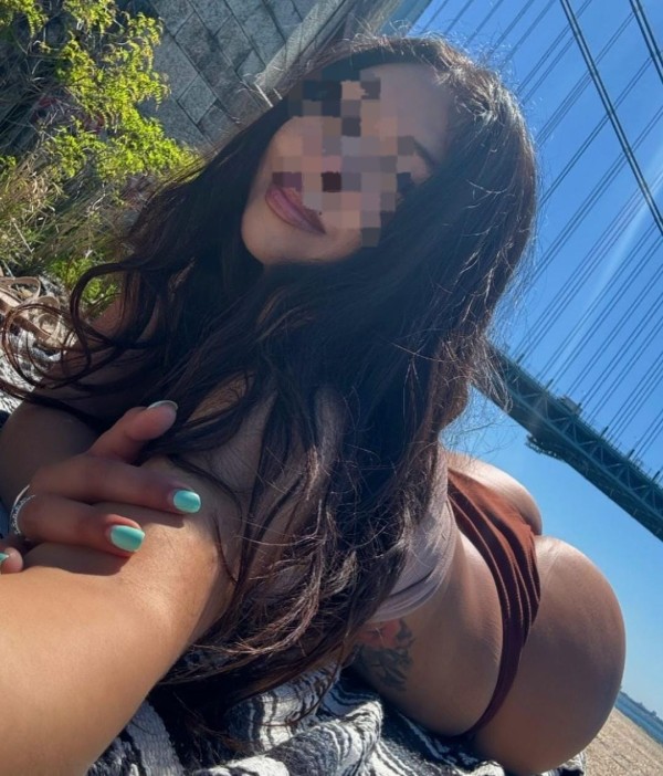 HERMOSA MORENA EN FUENGIROLA