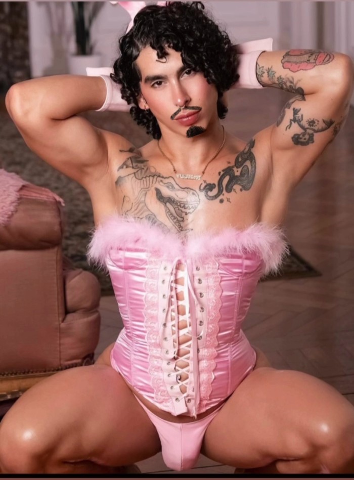 Rubí casco viejo Pamplona nena fit 25 años