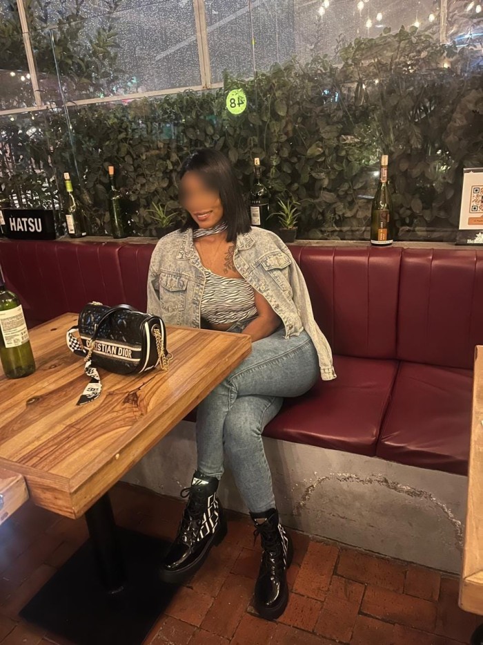 hermosa mulata salidas 24 horas