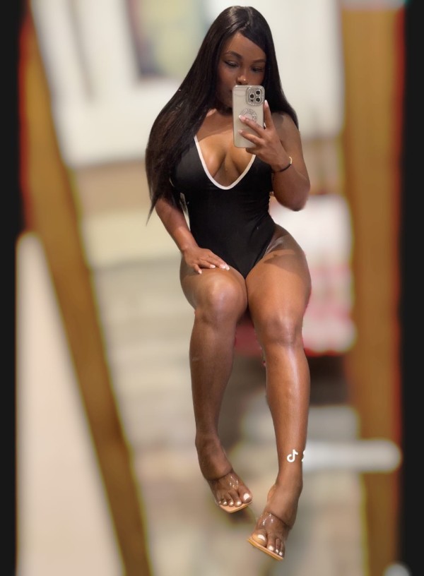 Mia BOMBA LATINA RECIEN LLEGADA