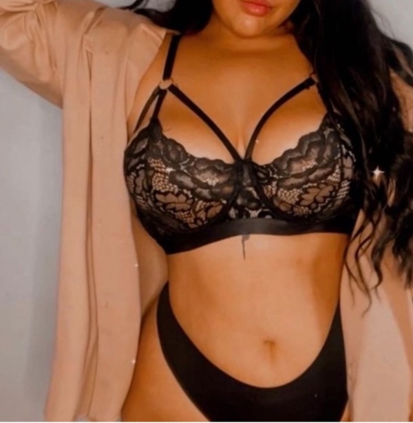 curvy buen rellenita de paso por tu ciudad Coruña me gusta griego atope