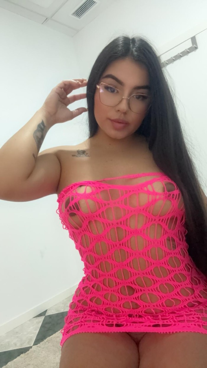 LATINAS ARDIENTES SALIDAS 24 HORAS FIESTAS ,ORGIAS