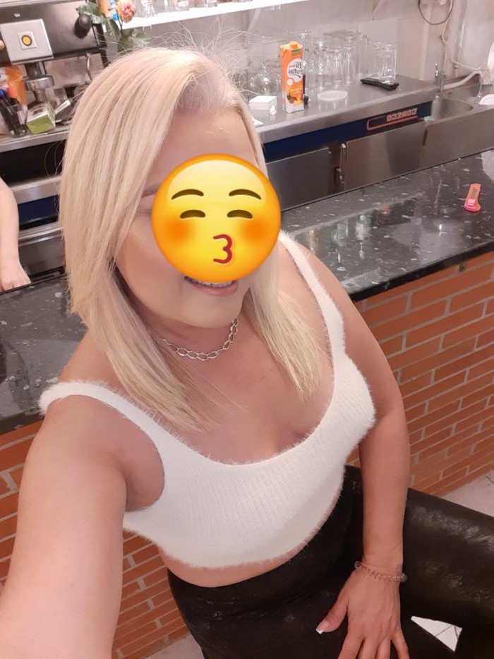 Colombiana muy completa