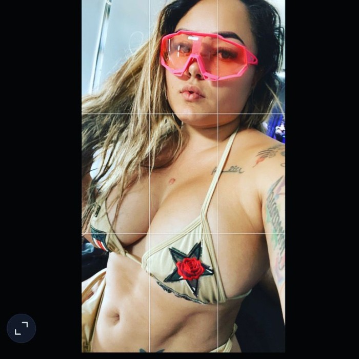 JOVENCITA IMPLICADA Y MUY SENSUAL