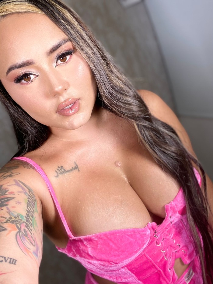 LATINA APASIONADA /SALIDAS