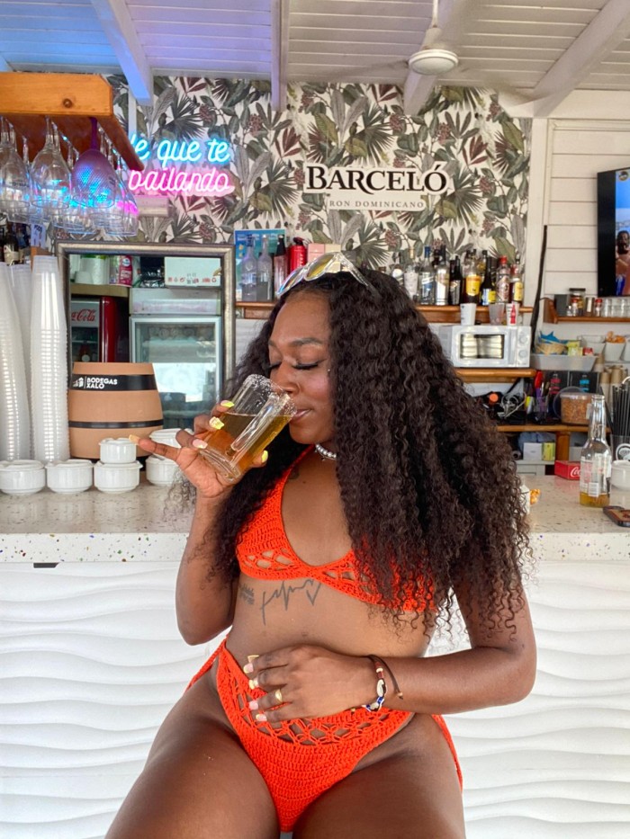 MORENA CON CHOCHO CALIENTE