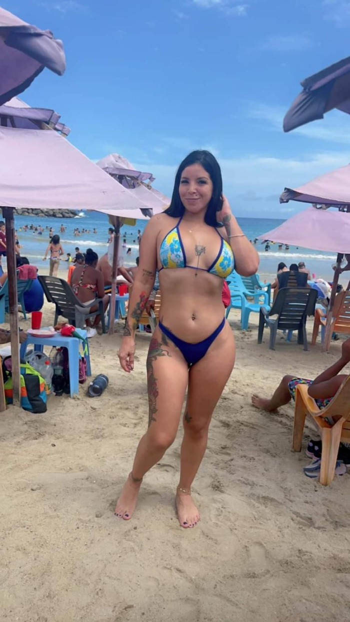 MORENA ARDIENTE Y MUY CALIENTE