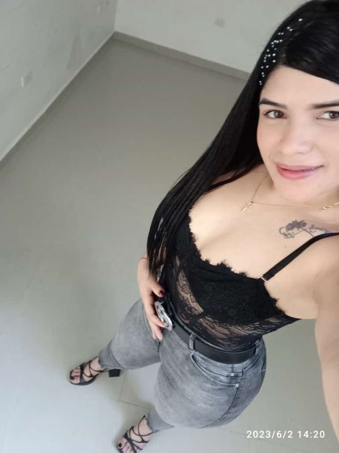 MORBOSA, FIESTERA Y CON GANAS DE MUCHAS AVENTURAS