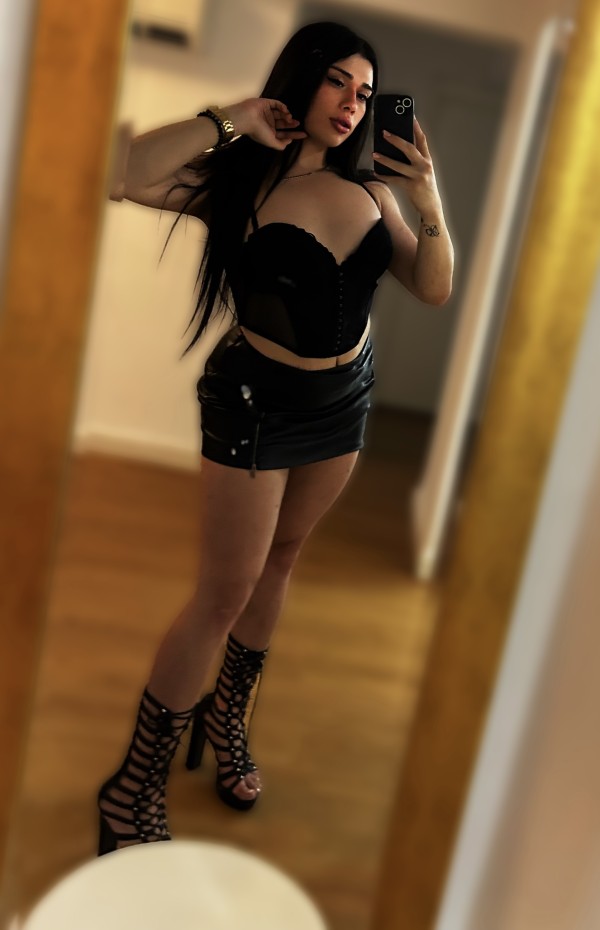 Sara Valentina Transexual Experta en principiantes! tengo 19 años
