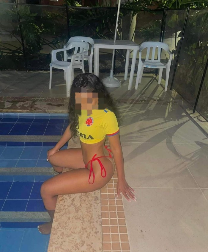 TE LA CHUPO COMO HELADITO… KAREN BIEN CACHONDA