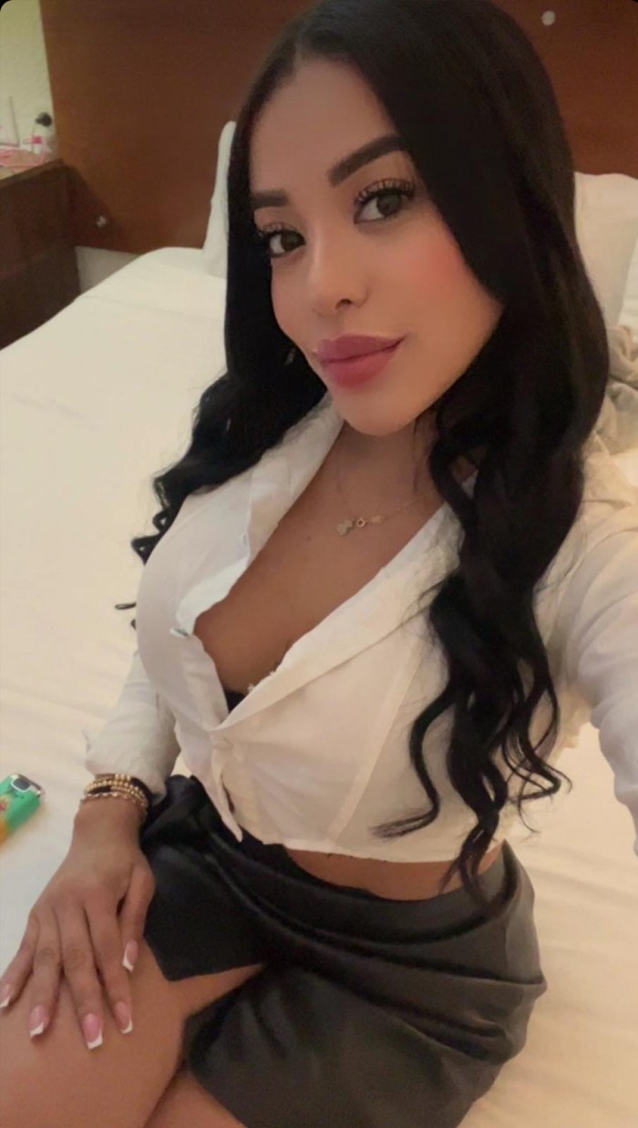Hola soy Isabel  tu colombiana  cariñosa y dis