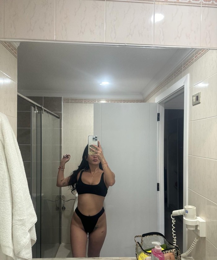 NATALIA HERMOSA MORENA ESPAÑOLA PARA TI