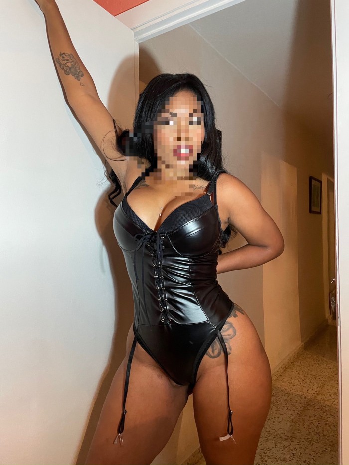 NAOMI CUBANA MORONEZA 100% LA DE LA FOTO