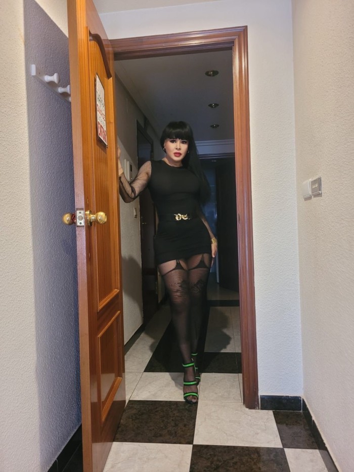 Chica trans colombiana caliente Guarracachonda Elche