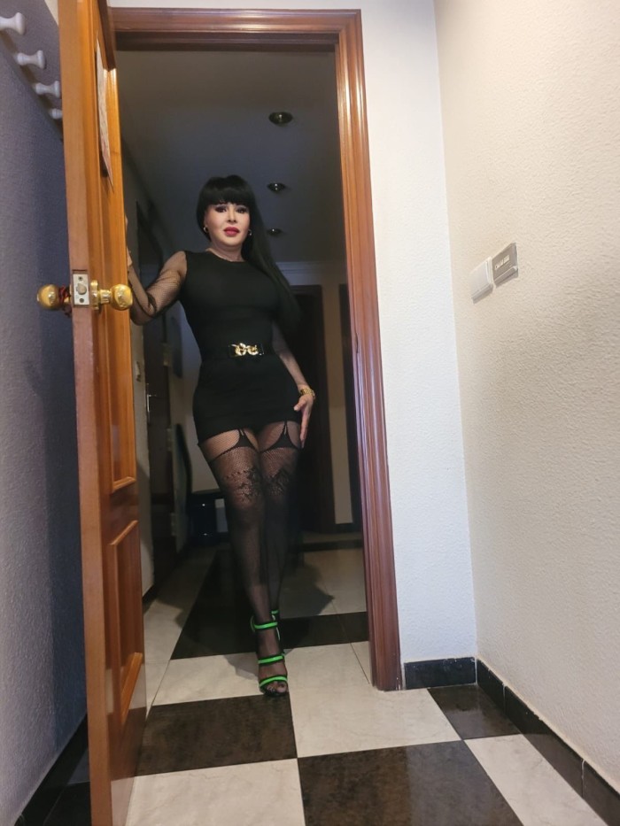 Chica trans colombiana caliente Guarracachonda Elche