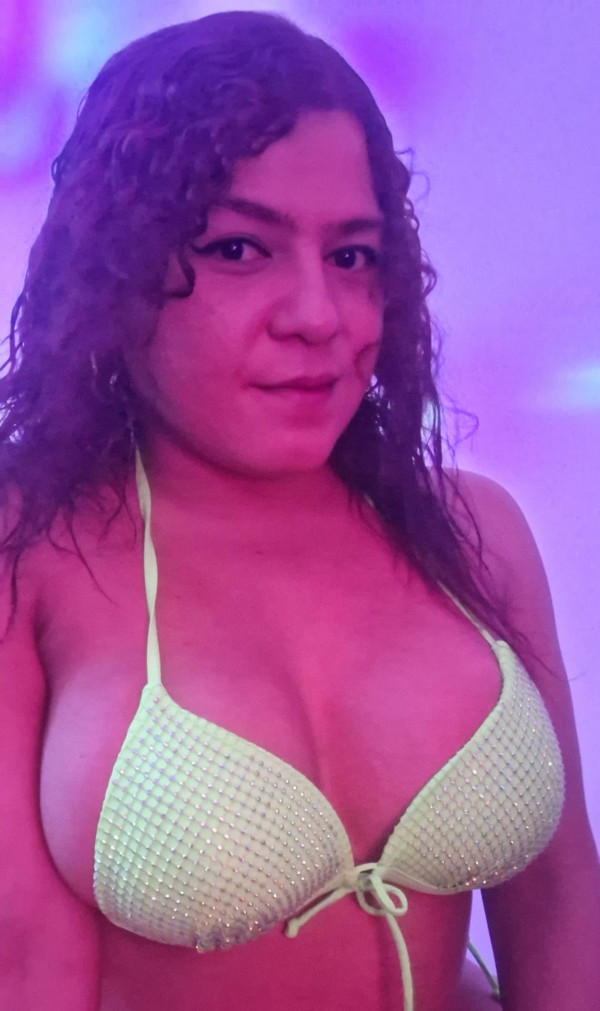JOVENCITA GUAPETONA TETONA , FIESTERA 24 HORAS EN ALZIRA