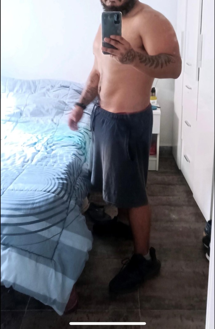 Joven disponible para follar con SOLO chicas