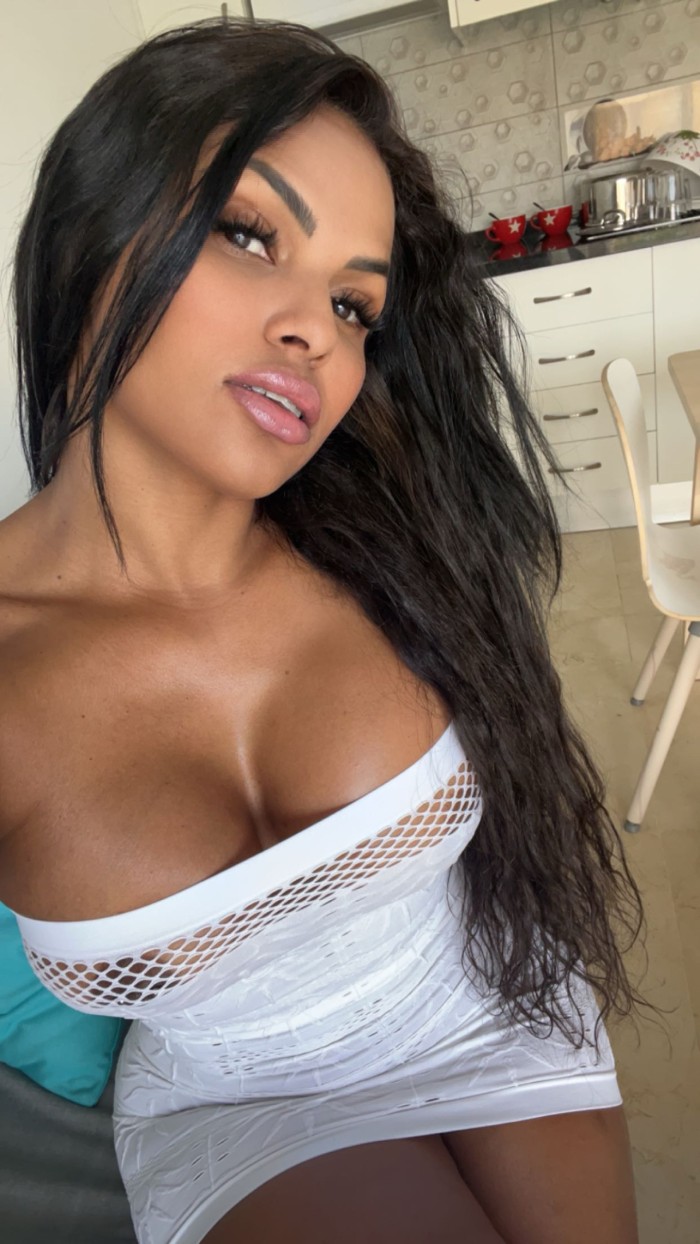Morena encantadora ️
