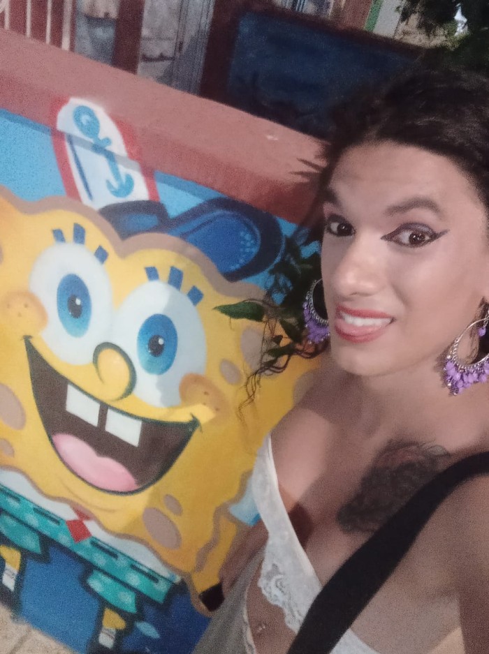 Cristal chica trans femenina fiestera sólo salida