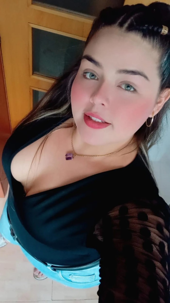 GORDITA SEXY CON CURVAS VOLUPTUOSAS