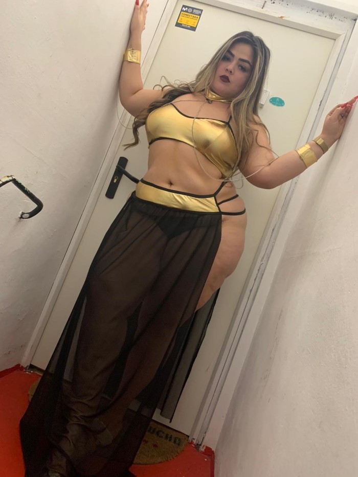 SEXY MUJERON CURVY