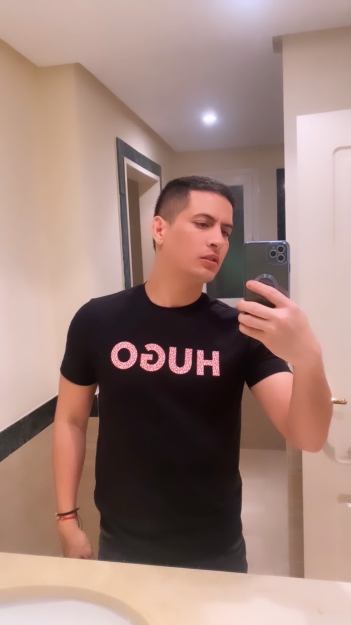 Hola soy David serio varonil complaciente