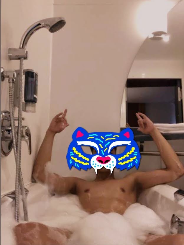 UNIVERSITARIO CON SITIO