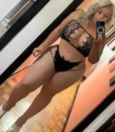 EVALUNA RUBIA MUY PUTA CACHONDA ME FOLLEN A TOPE