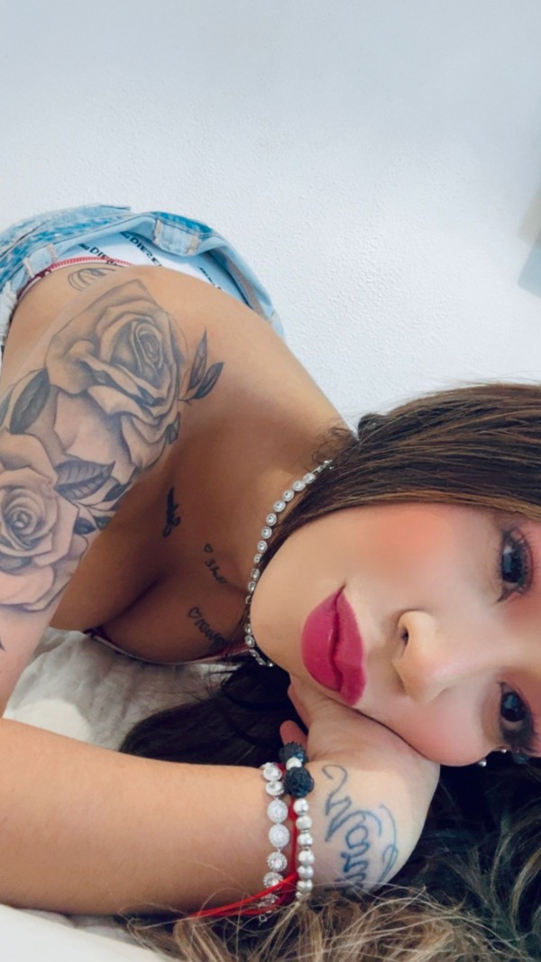 Soy Dayana una chica encantadora y llena de dese