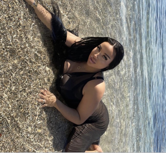 Estoy disponible 24 horas para satisfacerte bebe