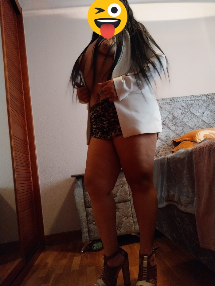 Morenita fiestera