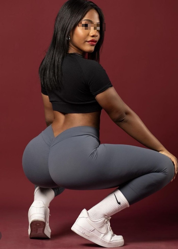 Dulce y cariñosa mulata