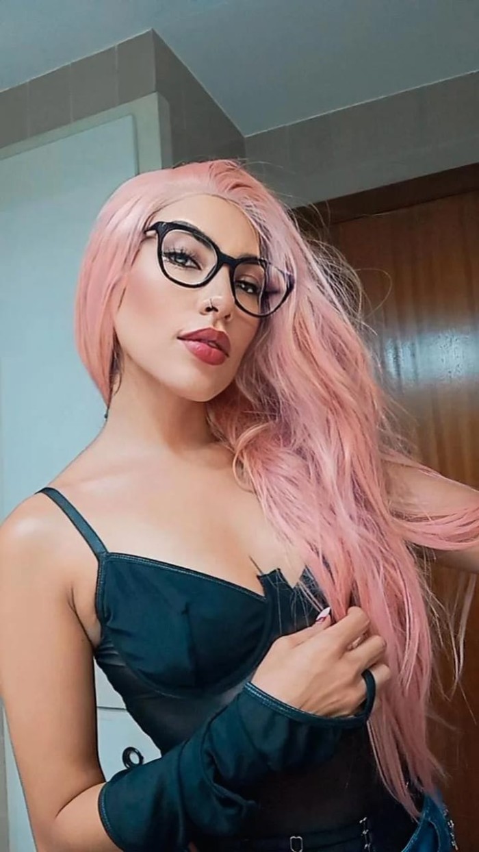 DELGADA JOVEN SIN LIMITES