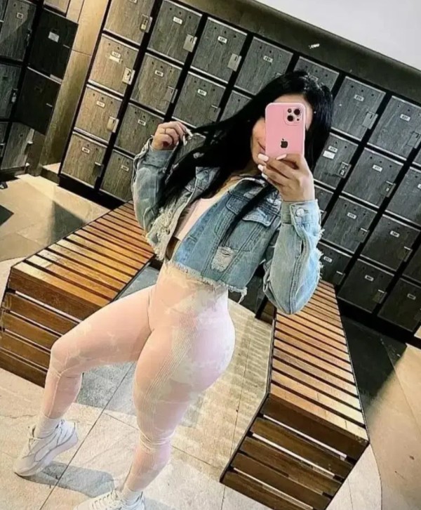 Ha llegado la.morena de tus sueños cañera