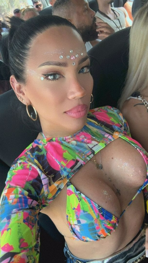 Linda Latina Angelical Todo Lo Que Buscas Noveda