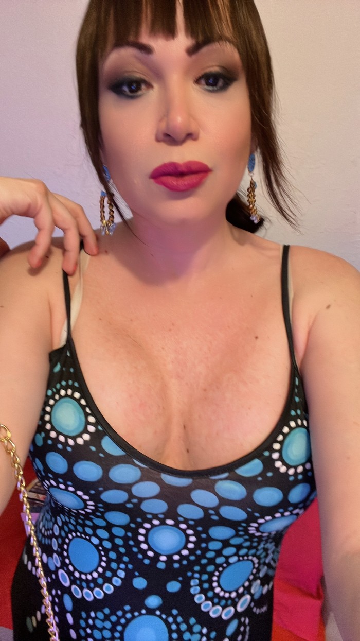 ESTOY EN BADAL. Les corts, MASAJES Y MORBAZO.